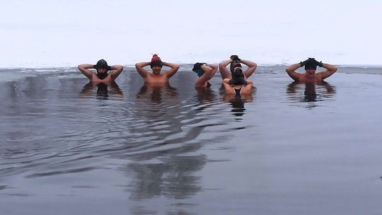 Pomaganie przez morsowanie - już w najbliższą sobotę na Gutwinie! 