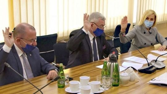 Ponad 4,5 mln zł dla powiatu ostrowieckiego na zwalczanie skutków epidemii