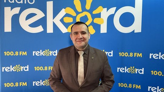 Poranna Rozmowa Radia Rekord – gość: Łukasz Gryń, Wójt Gminy Nowiny.
Rozmawiamy o najważniejszych sprawach dla gminy: planach inwestycyjnych, bieżących wyzwaniach, potrzebach mieszkańców oraz priorytetach na kolejne miesiące.