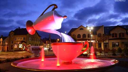 Porcelanowy rynek w Ćmielowie z prestiżowymi nominacjami 