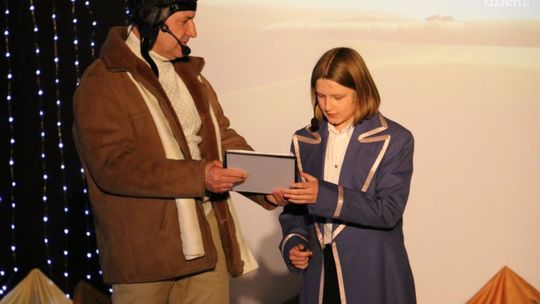 Poruszający występ w wykonaniu uczniów, nauczycieli, rodziców i absolwentów Szkoły Podstawowej w Bilczy