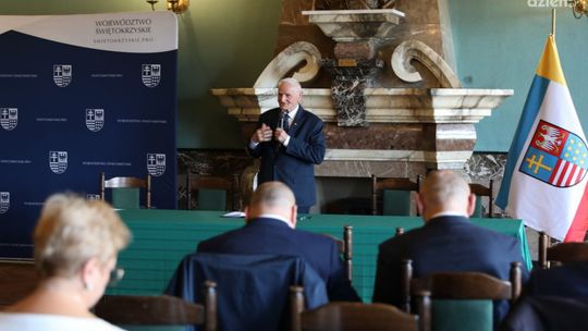 Posadzą drzewa miododajne by chronić owady zapylające