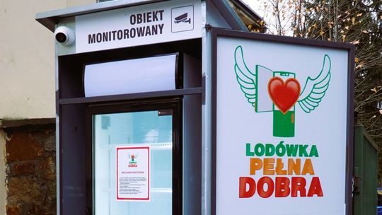 Poświąteczny nadmiar jedzenia? Czekają na nie lodówki pełne dobra