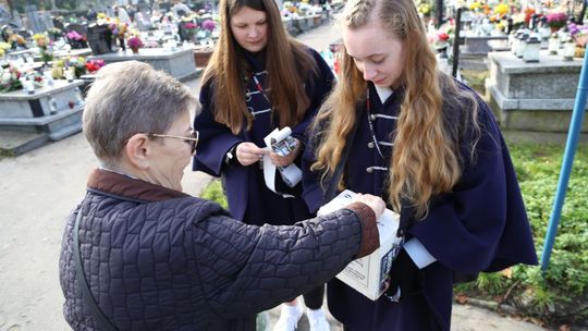 Poszukiwani wolontariusze do kwestowania na kieleckich nekropoliach