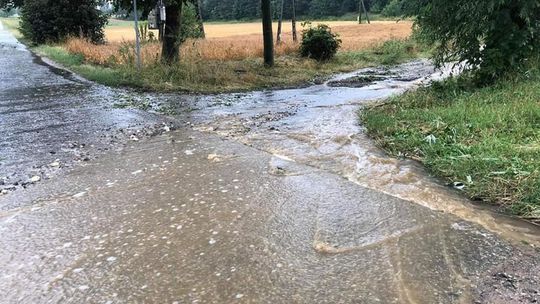 Potężna burza nad powiatem ostrowieckim - są straty