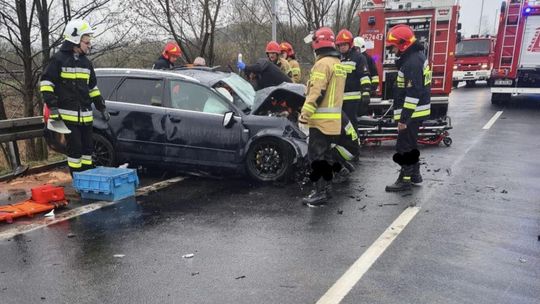 Poważny wypadek na obwodnicy Ostrowca 