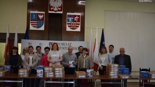 Powiat Opatowski: laptopy przekazane