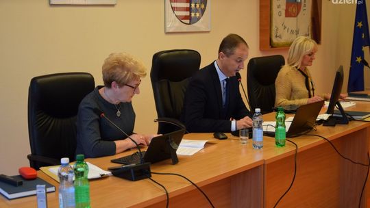 Powiat Ostrowiecki z proinwestycyjnym budżetem