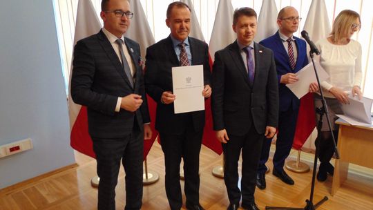 Powiat z kolejnymi promesami na drogi