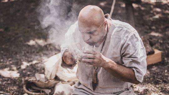 Powrót do epoki kamienia w muzeum i rezerwacie Krzemionki 