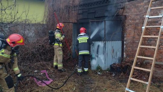 Pożar domu jednorodzinnego w Ostrowcu
