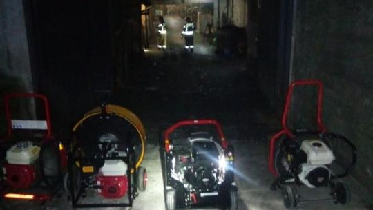 Pożar hali produkcyjnej. Ponad 100 osób ewakuowanych. 