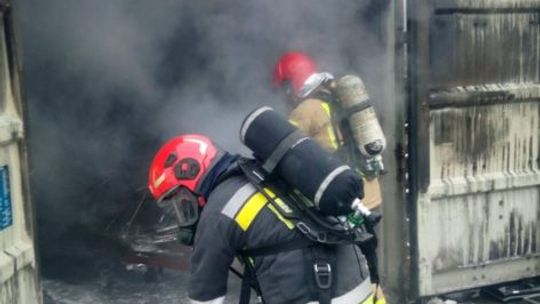 Pożar kontenera z bateriami