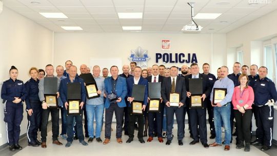 Pożegnali się z mundurem