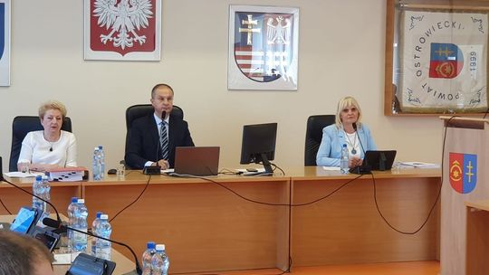 Prezydium rady powiatu ostrowieckiego bez zmian?