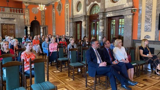 Program stypendialny dla uczniów ujawniony