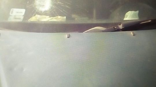 Przed sądem odpowiedzą za uszkodzenie samochodu