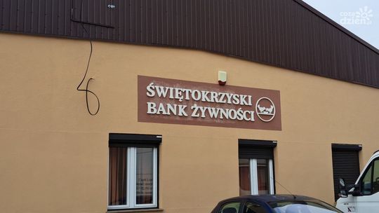 Przedświąteczna zbiórka żywności w Ostrowcu Świętokrzyskim 