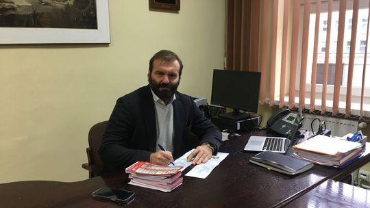 Przepisy prawa obligowały zarząd powiatu do odwołania dyrektora 