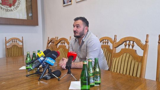 Głosowanie nad konsolidacją długu ponownie pod znakiem zapytania. Przewodniczący krytykuje tryb procedowania