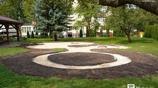 Przy Szkole Podstawowej w Kielcach powstaje ogród sensoryczny