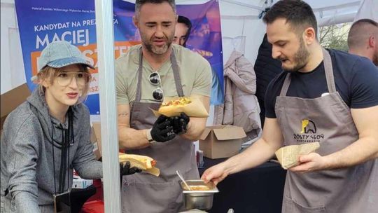 "Przyjazna Kiełbasa Wyborcza" od Macieja Burszteina przyciągnęła wielu gości