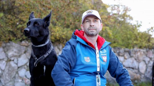 Psy tropiące z całego świata szukają śladów w świętokrzyskim