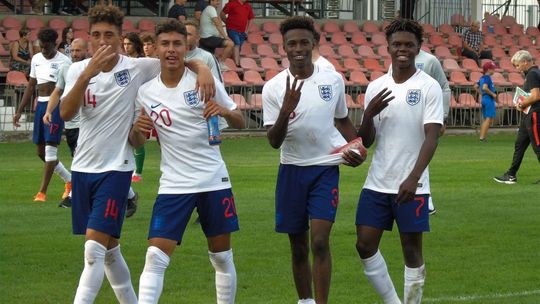 PUCHAR SYRENKI - fantastyczni Anglicy w finale z Belgią