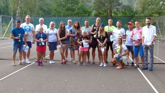 Puchary od prezydenta Ostrowca dla tenisistów