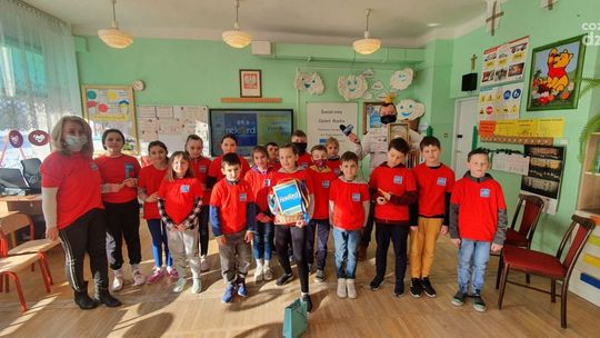 Radiowcy odpowiadali na pytania. Światowy Dzień Radia z uczniami Publicznej Szkoły Podstawowej nr 7 w Ostrowcu Świętokrzyskim