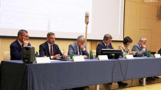 Radni Sejmiku za podtrzymaniem uchwały sprzeciwiającej się ideologii LGBT 