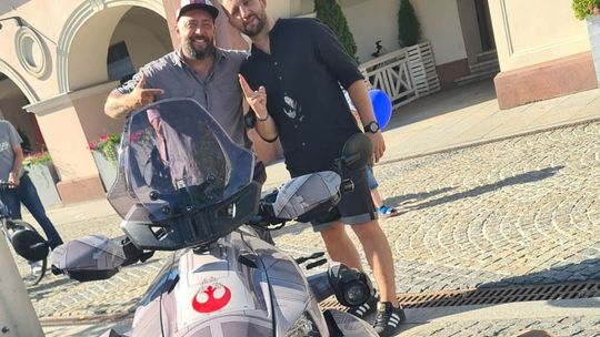 Rafał Potka na swoim Sokole zagościł w studiu Radia Rekord