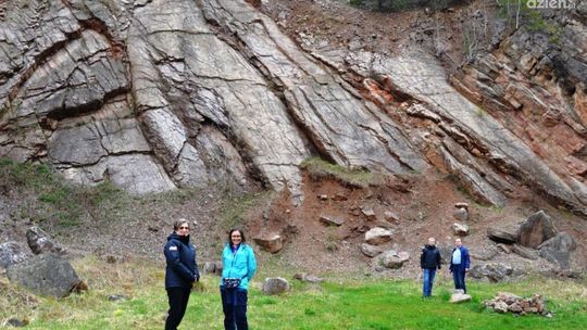 Rajd ścieżką geoedukacyjną w Dołach Biskupich