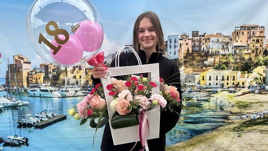 Rekordowa Niespodzianka w Ćmielowie z okazji 18-tych urodzin Julii