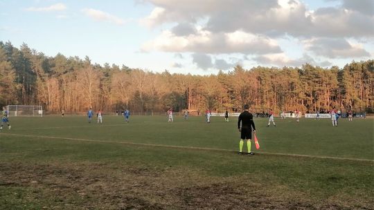 Remis w derbach powiatu ostrowieckiego