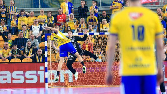 Remis w Hali Legionów i koniec marzeń o Lidze Mistrzów. Industria Kielce 32:32 OTP Bank-Pick Szeged (55:58 w dwumeczu)