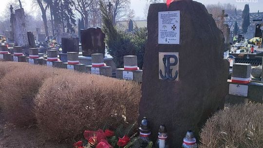 Renowacja mogił na ćmielowskim cmentarzu
