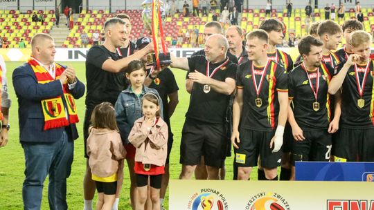 Rezerwy Korony Kielce triumfują w finale Okręgowego Pucharu Polski Rezerwy Korony Kielce triumfują w finale Okręgowego Pucharu Polski