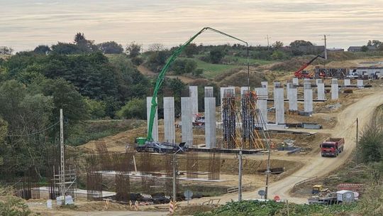 Rosną mosty i wiadukty na obwodnicy Opatowa 