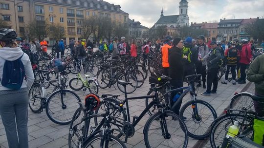 Rowerzyści też muszą przestrzegać przepisów ruchu drogowego