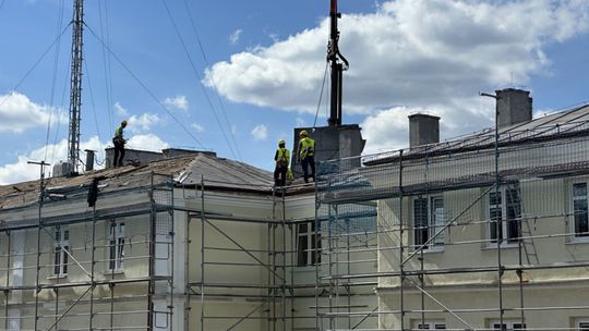 Rozpoczął się remont dachu zabytkowego budynku ŚCRMiTS przy ul. Św. Leonarda 10 w Kielcach