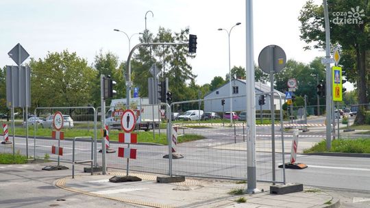 Rozpoczął się remont fragmentu al. Solidarności, zamknięte uczęszczane przejście dla pieszych