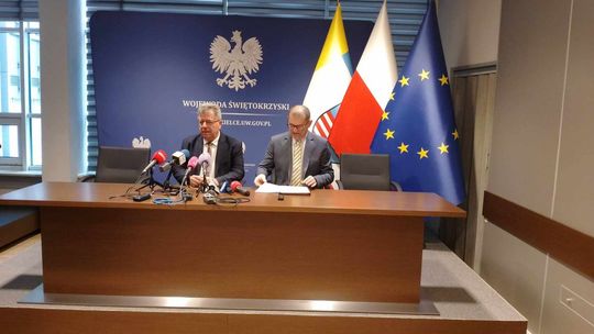 Rozwój transportu publicznego w Świętokrzyskiem: Nowe umowy i wsparcie dla samorządów