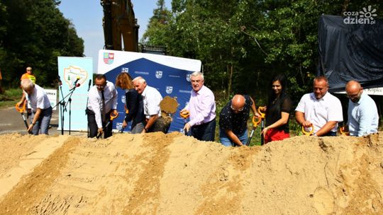 Ruszyła przebudowa drogi wojewódzkiej Ujazd - Iwaniska