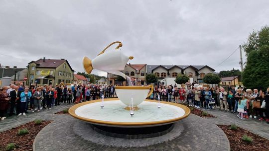 Rynek Porcelanowy w Ćmielowie otwarty!