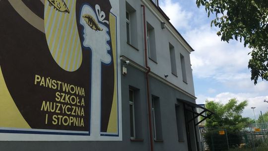 Sala koncertowa rośnie, choć nie tak szybko jak planowano