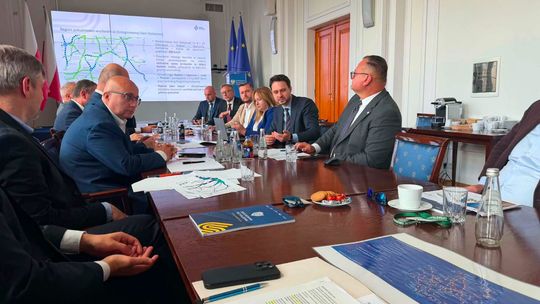 Samorządowcy trzech województw walczą o korytarz centralny
