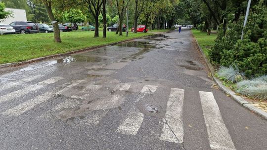 Sandomierski szpital z wyremontowanymi drogami wewnętrznymi  