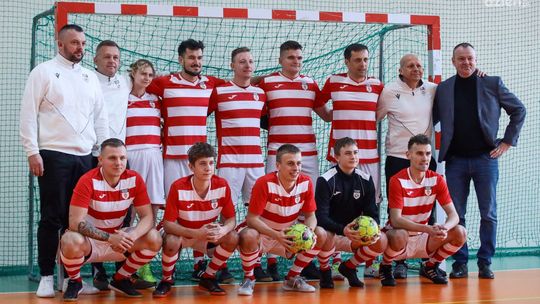 Sędziowie piłkarscy grali o puchar przewodniczącego kolegium sędziów