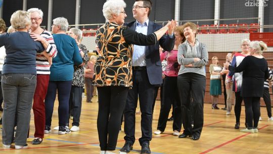 Seniorzy będą uczyć się tańca w hali MOSiR